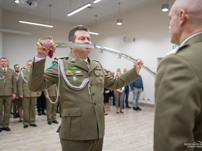 Uroczyste pożegnanie w komendzie BiOSG. Funkcjonariusze odchodzą na emeryturę [FOTO]