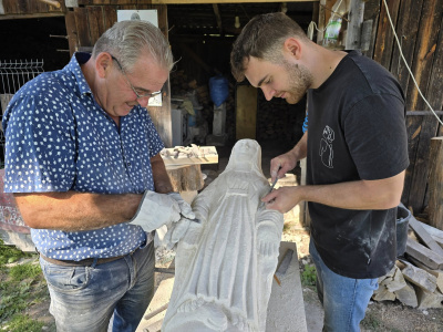 Ostatni mistrz przekaże wiedzę. Rusza wyjątkowa szkoła rzeźby bruśnieńskiej
