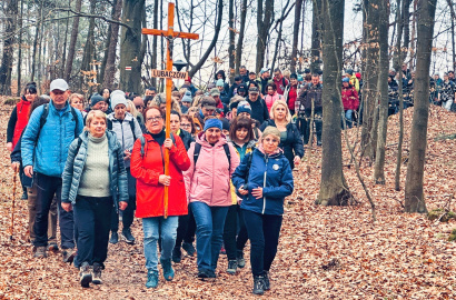 Ponad 160 osób wzięło udział w Roztoczańskiej Drodze Krzyżowej
