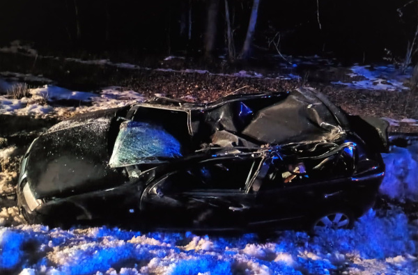 Dachowanie na trasie Wielkie Oczy – Łukawiec. Kierowca trafił do szpitala