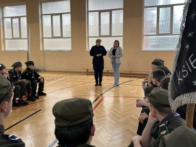 Policja i sanepid z wizytą na zimowisku w Rudzie Różanieckiej