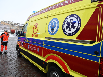 Ratownicy medyczni z Lubaczowa otrzymali nową karetkę [ZDJĘCIA]