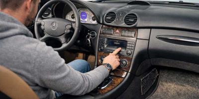 Mercedes CLK W209: modernizacja audio bez Bose i Harman