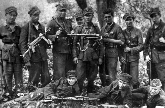Żołnierze AK, czerwiec 1944, ze zbiorów Światowego Związku Żołnierzy Armii Krajowej