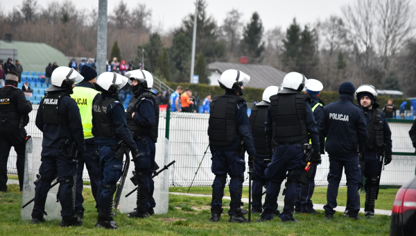 Tak policjanci zabezpieczali mecz Pogoni-Sokoła Lubaczów [ZDJĘCIA]