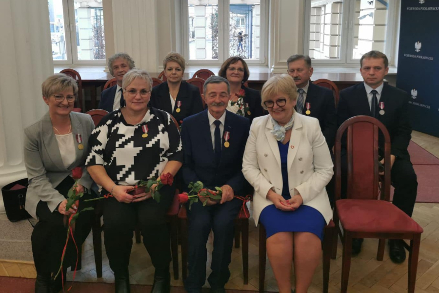 Pracownicy Urzędu Miasta i Gminy Cieszanów odznaczeni medalami