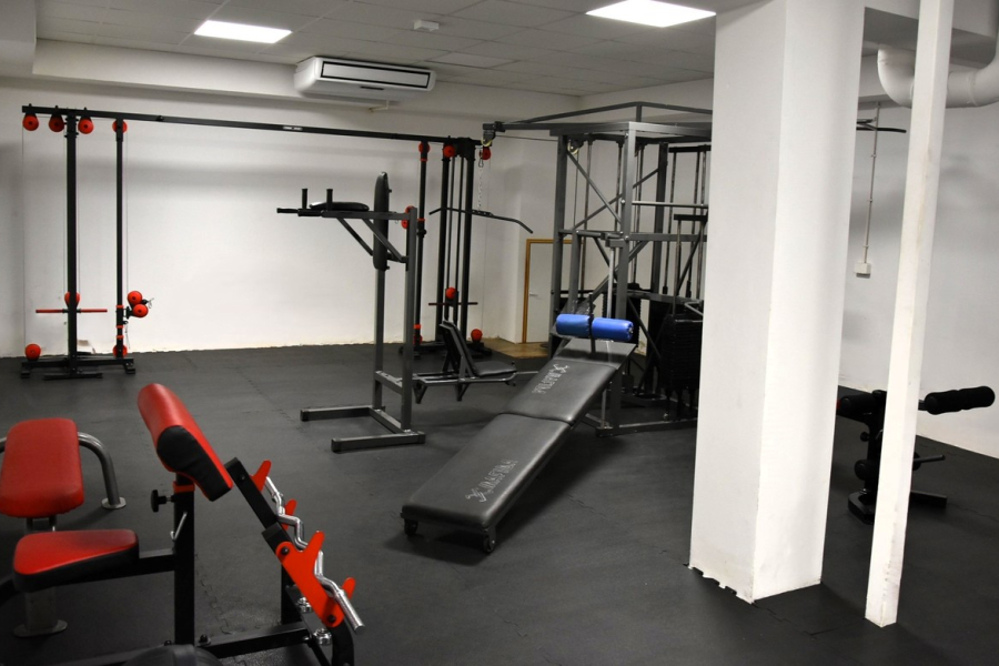 Dzięki związkowcom lubaczowscy policjanci mają nową siłownię [ZDJĘCIA]