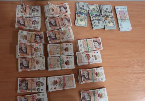 Ponad 200 tys. zł w różnych walutach - nielegalny przewóz ujawniony w Budomierzu