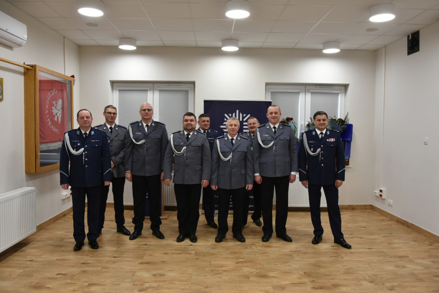 Lubaczowska komenda żegna doświadczonych policjantów - po latach służby przechodzą na emeryturę