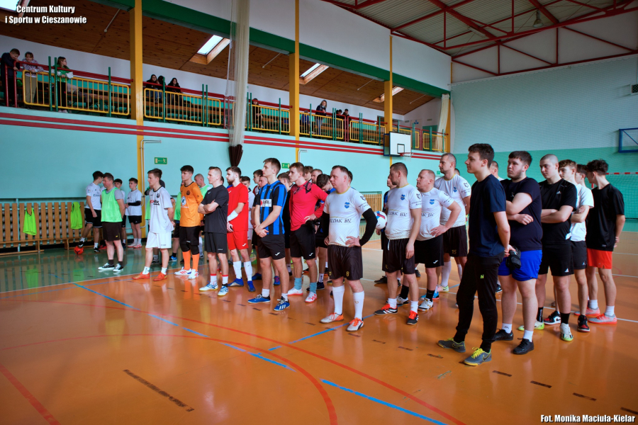 Black Squad najlepszy na zimowym turnieju halowej piłki nożnej w Cieszanowie