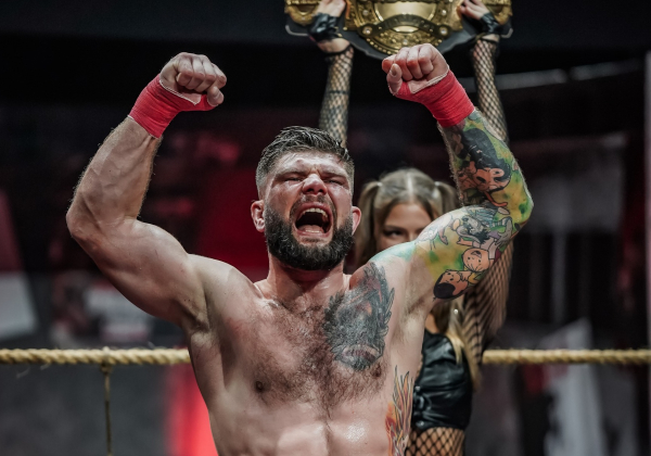Mateusz Kubiszyn niepokonany! Obronił pas GROMDA po długiej walce