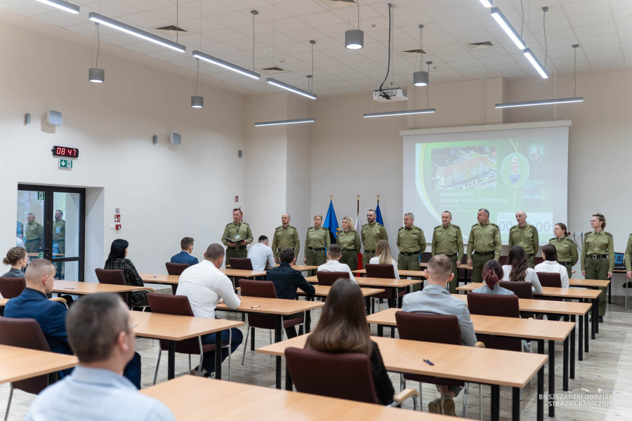 Ponad 140 chętnych do służby w BiOSG. Jak wygląda rekrutacja?