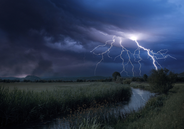 Wracają wiosenne burze. Wydano ostrzeżenie meteorologiczne