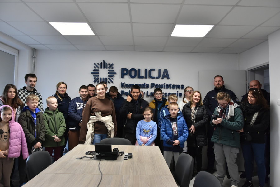 Jak pracują policjanci? Podpieczni SOSW zobaczyli to na własne oczy