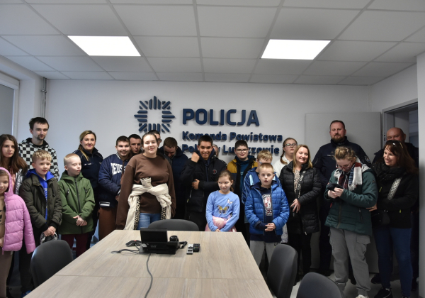 Jak pracują policjanci? Podpieczni SOSW zobaczyli to na własne oczy