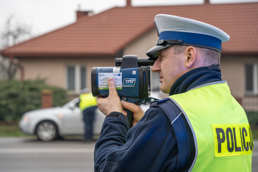 110 km/h przez Zalesie. Holender stracił prawo jazdy [ANKIETA]