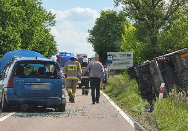 Zawiodły hamulce. O krok od tragedii na trasie Cieszanów - Kowalówka [ZDJĘCIA]