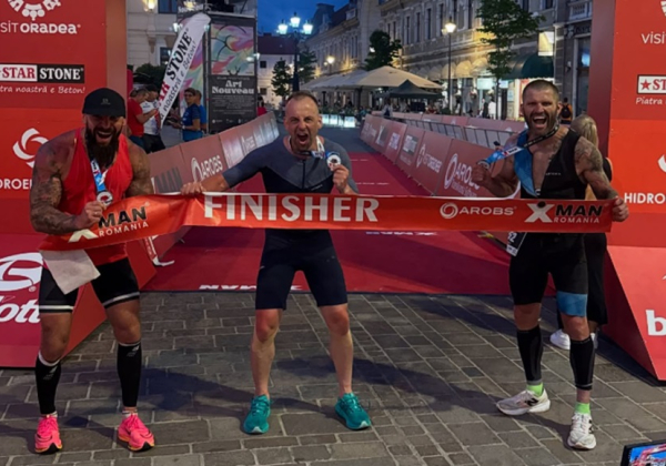 Strażacy z Lubaczowa ukończyli ekstremalny triathlon w Rumunii!