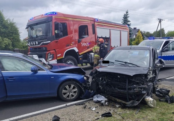 24-latek z Cieszanowa spowodował groźny wypadek. Trzy osoby w szpitalu