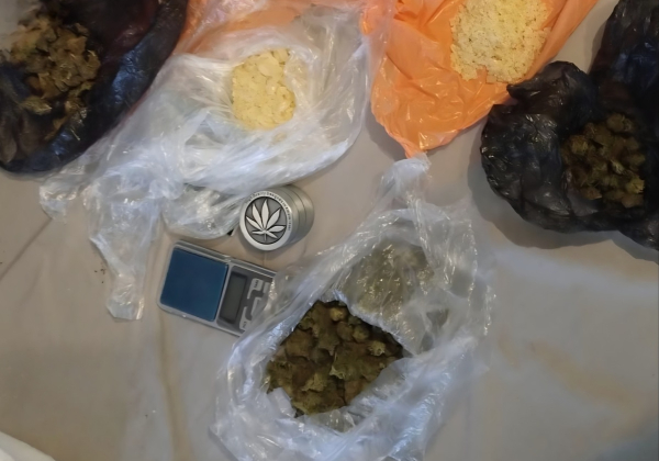 Groził „bronią” przed sklepem w Lubaczowie. W domu miał mefedron i marihuanę