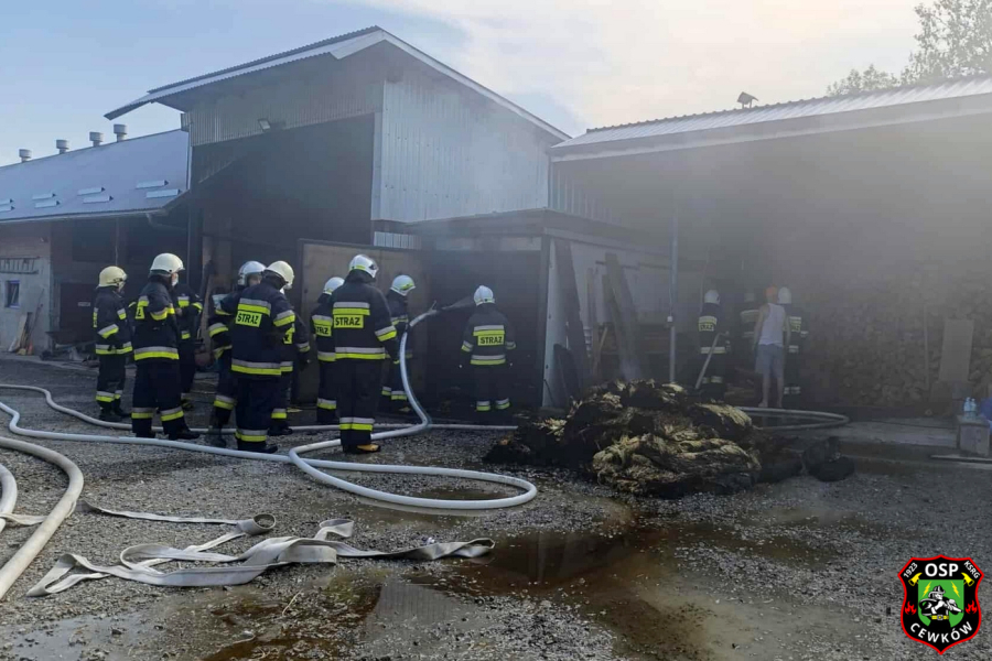 Pożar suszarni tytoniu w Cewkowie. Na miejscu cztery zastępy strażaków