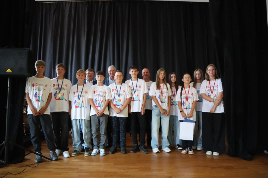 Nagrodzono najlepszych uczniów i sportowców z gminy Cieszanów [ZDJĘCIA]