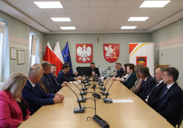 Rozwój, bezpieczeństwo i wsparcie mieszkańców - przyjęto nową strategię Gminy Lubaczów