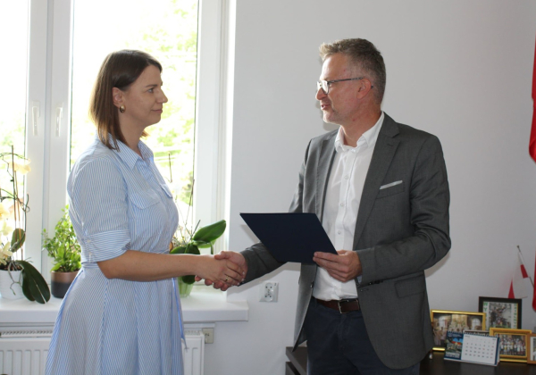 Trzy nauczycielki z Gminy Narol z awansem zawodowym. Burmistrz wręczył akty mianowania