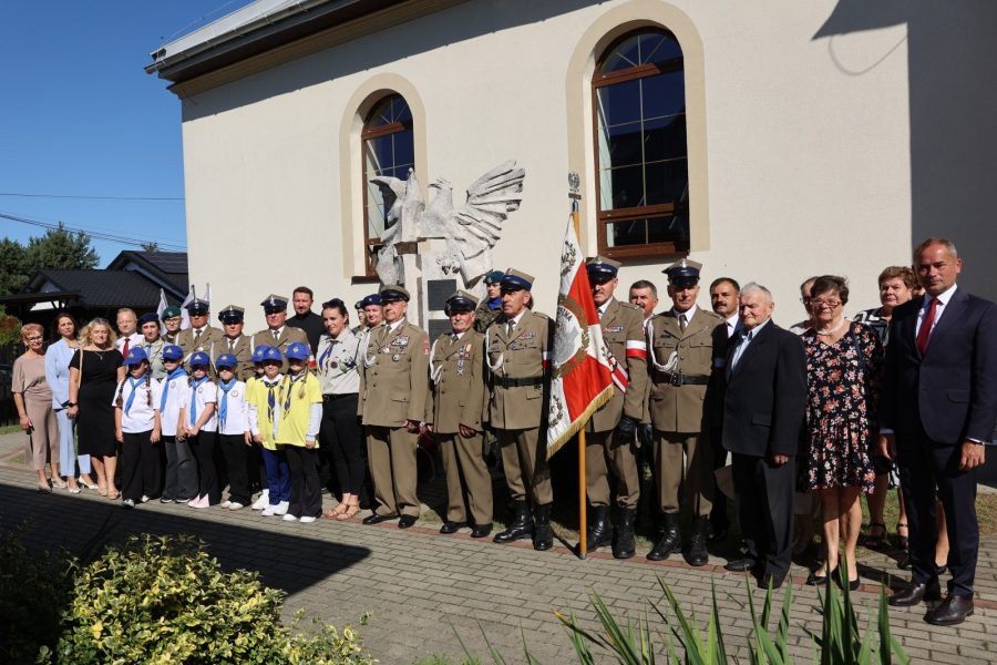 W Dąbkowie oddano hołd gen. Stanisławowi Dąbkowi i ofiarom OUN-UPA [ZDJĘCIA]