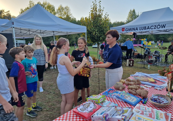 Ziemniaczane smakołyki, zabawy i tańce - tak w gminie Lubaczów pożegnano lato [ZDJĘCIA]