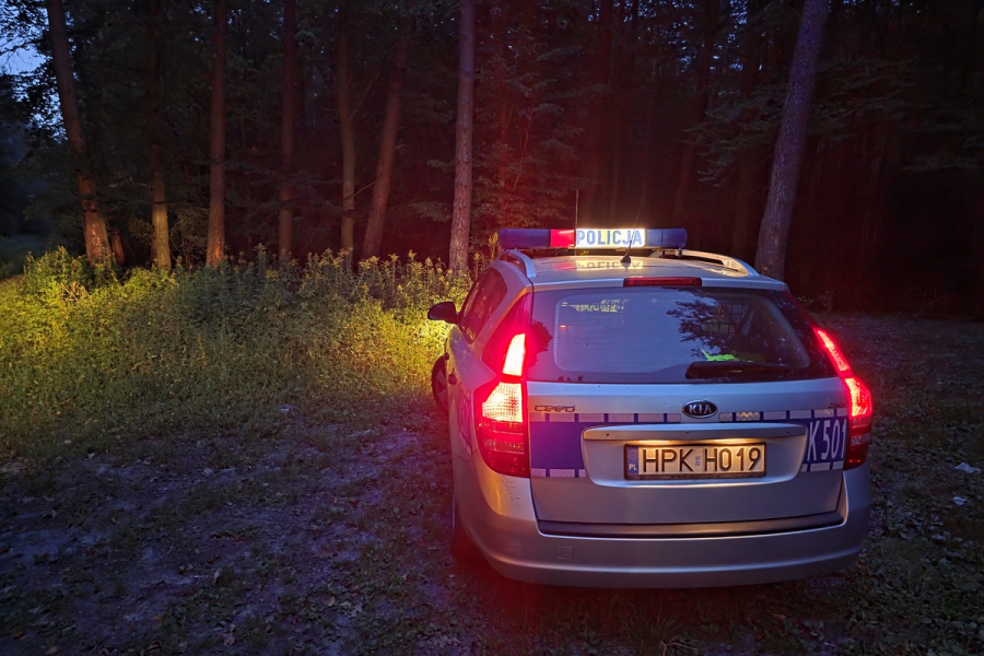 Kuracjusz zgubił się w lesie pod Horyńcem-Zdrojem. Odnaleźli go policjanci z Lubaczowa