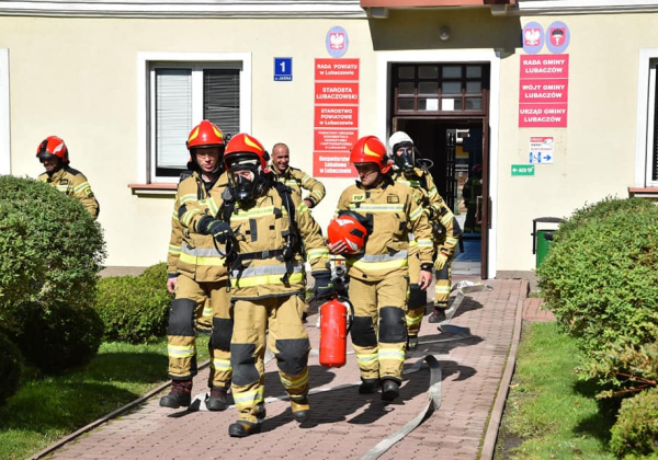 Ćwiczenia obronne w Lubaczowie. Policja, straż i wojsko trenowały wspólne działania [ZDJĘCIA]
