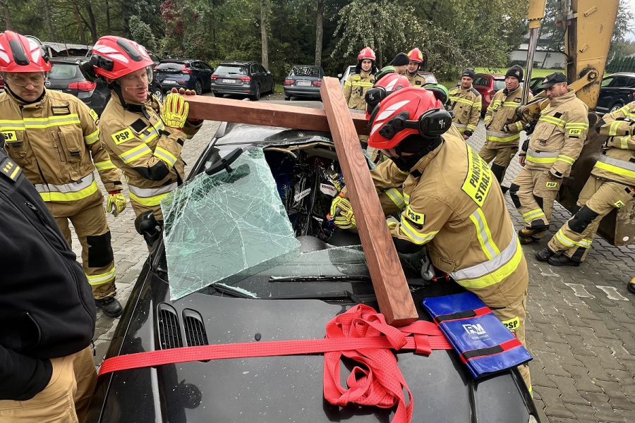 Strażacy z Lubaczowa doskonalili techniki ratownictwa technicznego