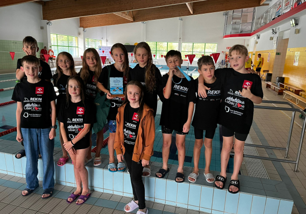 Świetne starty "Rekinów" w Nowej Dębie. Zawodnicy z rekordami i medalami!