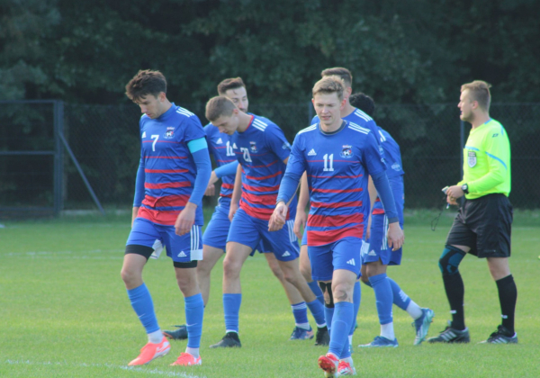 Okręgówka: Pogoń-Sokół zremisował w meczu na szczycie, Start bezlitosny dla rywali