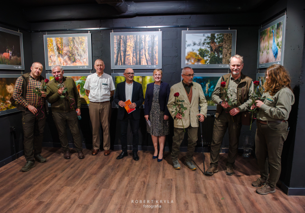 Wernisaż wystawy „Z życia lasu” i spotkanie z twórcami filmu o niedźwiedziach [ZDJĘCIA]