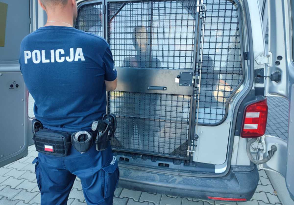 17-latek wyłudził 20 tys. zł, podszywając się pod adwokata. Zatrzymano go w Lubaczowie