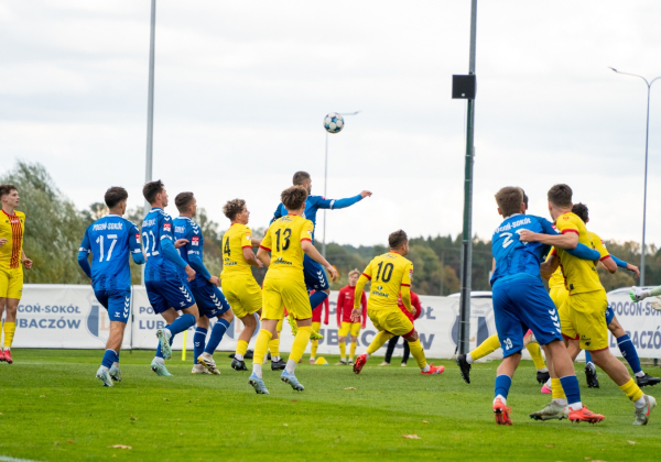 Remis Pogoni-Sokoła Lubaczów z Koroną II Kielce. Arbiter w ogniu krytyki [ZDJĘCIA][VIDEO]