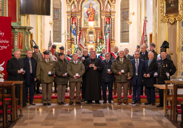 W Lubaczowie uczczono ks. Popiełuszkę i wręczono medale "Solidarności” [ZDJĘCIA]