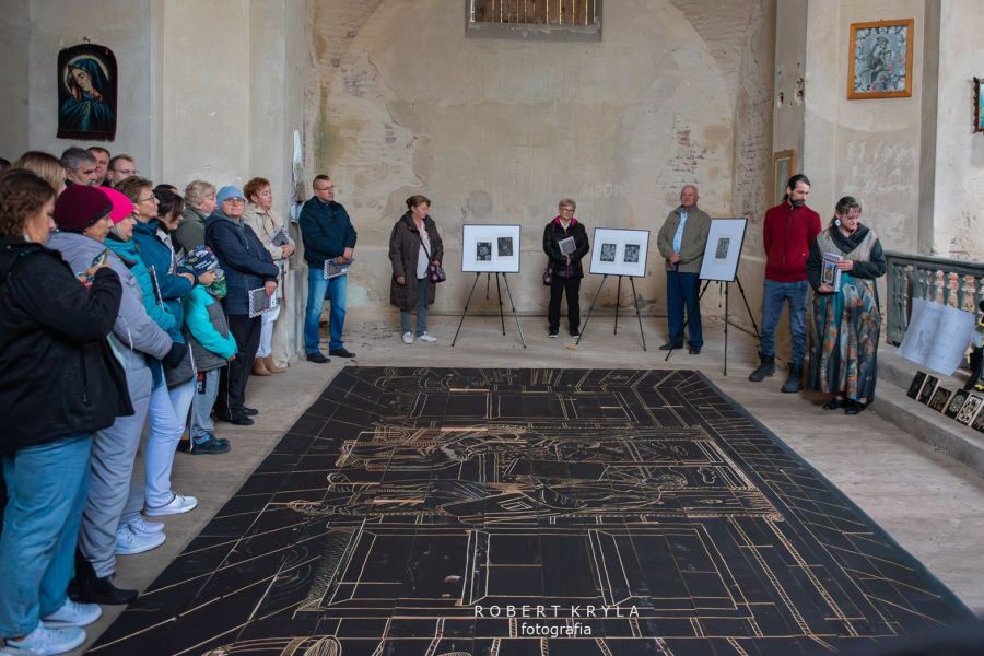 W Płazowie odsłonięto największy drzeworyt w Polsce [ZOBACZ ZDJĘCIA]