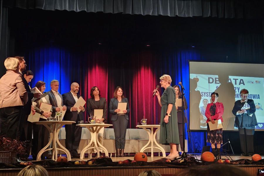 Debata o zdrowiu seniorów w Lubaczowie. Eksperci dyskutowali o potrzebach i kierunkach działań