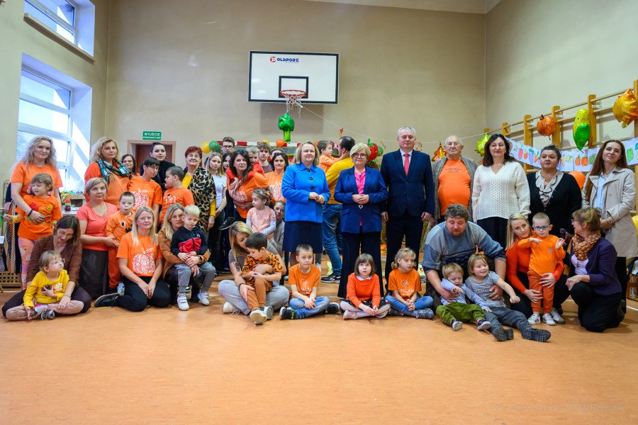 Wojewoda Podkarpacki z wizytą w Zespole Placówek im. Jana Pawła II w Lubaczowie [FOTO]