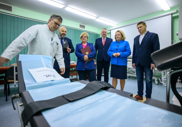 Nowoczesny sprzęt za 1,8 mln zł przekazany do szpitala w Lubaczowie [ZOBACZ ZDJĘCIA]