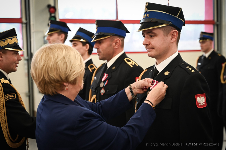 Strażacy z Lubaczowa wyróżnieni podczas wojewódzkiej uroczystości w Rzeszowie