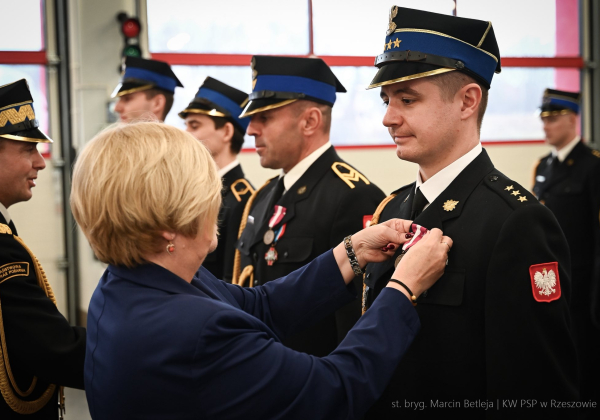 Strażacy z Lubaczowa wyróżnieni podczas wojewódzkiej uroczystości w Rzeszowie