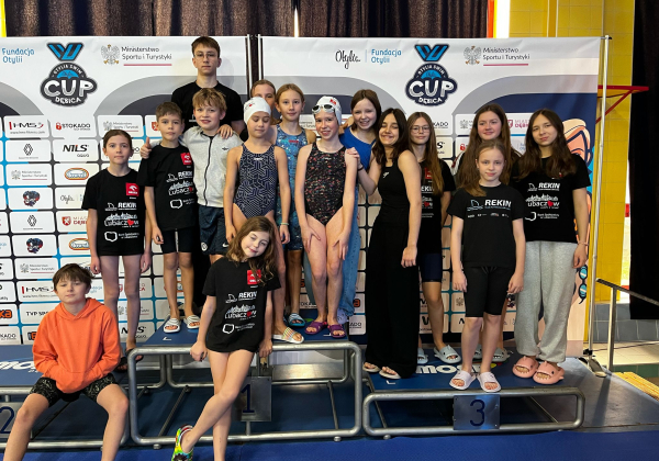 Otylia Swim Cup w Dębicy. Zawodnicy Rekina z życiówkami i medalami