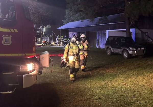 Pożar budynku w Lipsku. Ogień gasiło cztery zastępy strażaków [ZDJĘCIA]