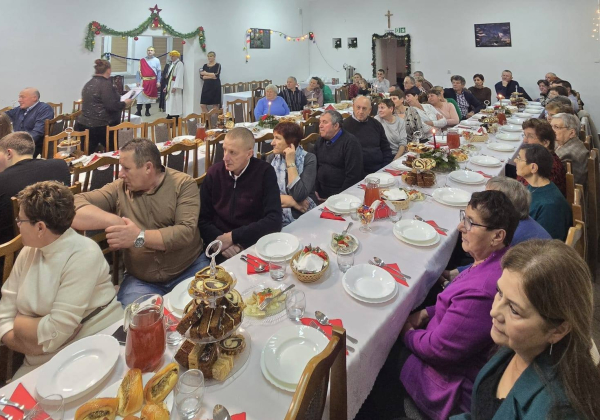 Opłatek i jasełka. Świąteczne spotkanie w Nowym Bruśnie [ZDJĘCIA]