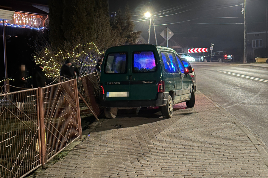 Uwaga! Fatalne warunki na drogach. Jest bardzo ślisko