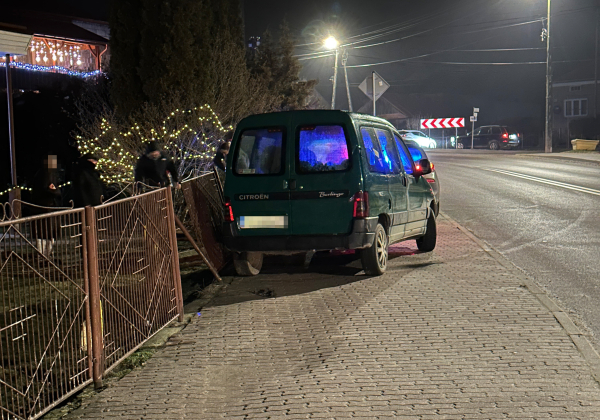 Uwaga! Fatalne warunki na drogach. Jest bardzo ślisko